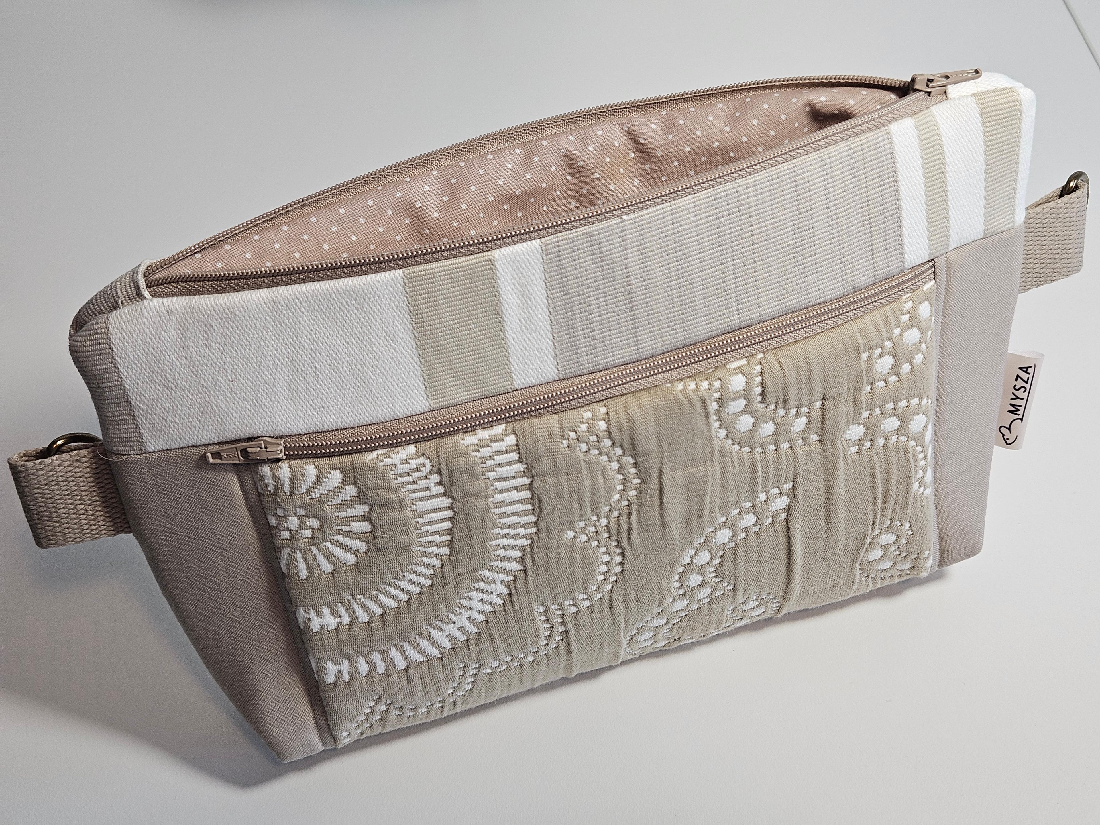 Sandy Botanica Pouch
